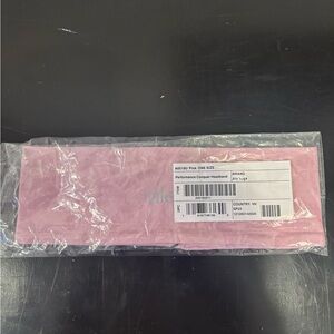 Alo Yoga Pink Performance Conquer Headband 
NWT